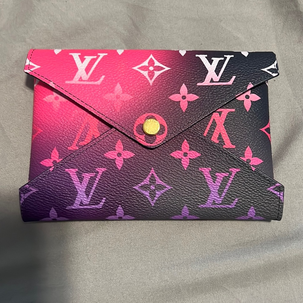 Authentic Louis Vuitton Medium Kirigami Pochette